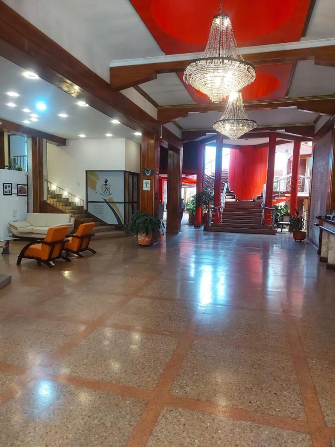Hotel Mariscal Robledo Cartago Exteriör bild