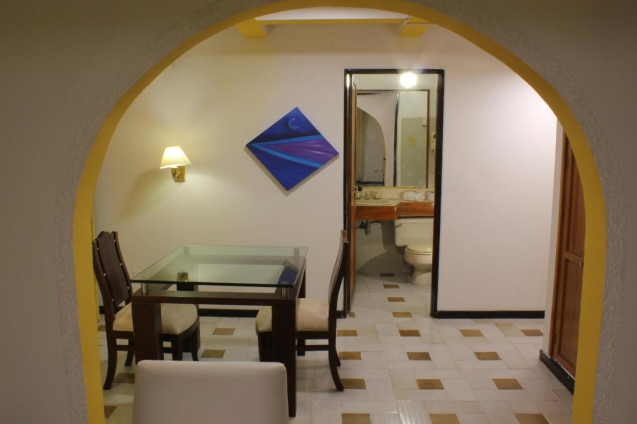 Hotel Mariscal Robledo Cartago Exteriör bild