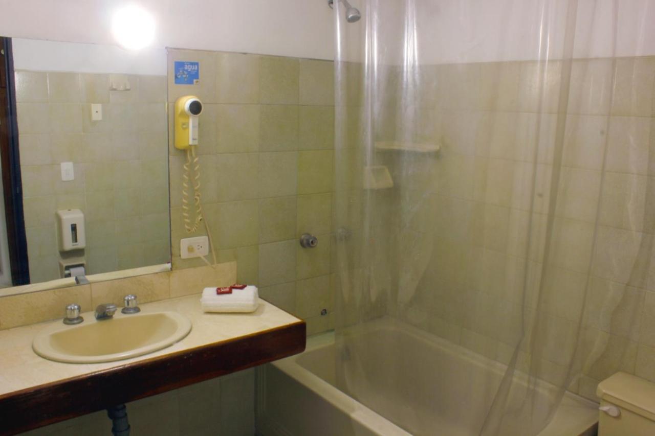 Hotel Mariscal Robledo Cartago Exteriör bild